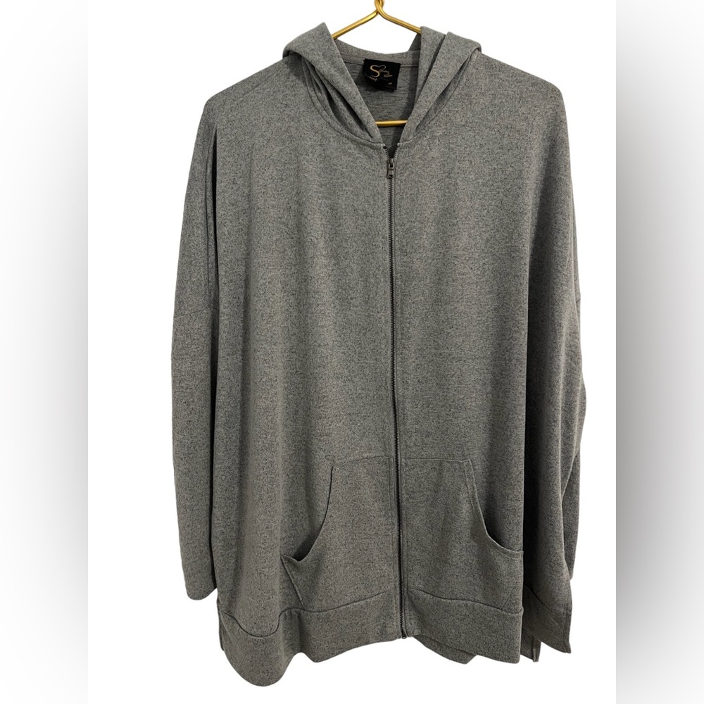 Serena Williams signature statement size Med gray hoodie